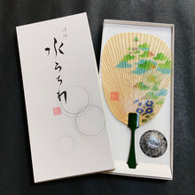画像をギャラリービューアに読み込む, 水うちわ 瓢型<br>【芙蓉】<br>美濃和紙<br>木製台座付き